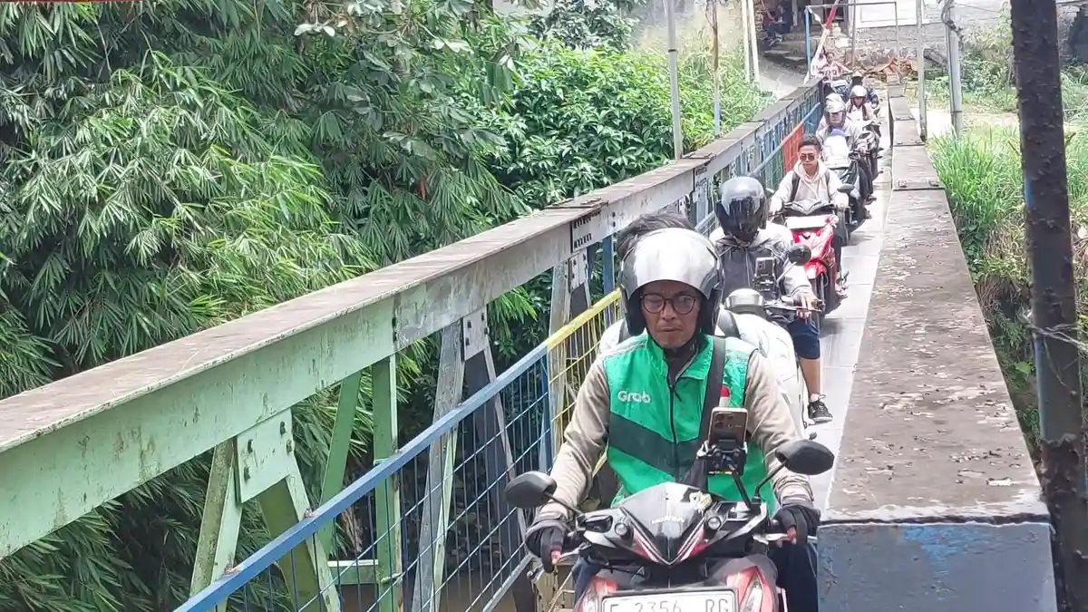Menjajal Jalur Alternatif Longsor Batutulis Kota Bogor, Keluar Masuk Gang hingga Jembatan Sempit
