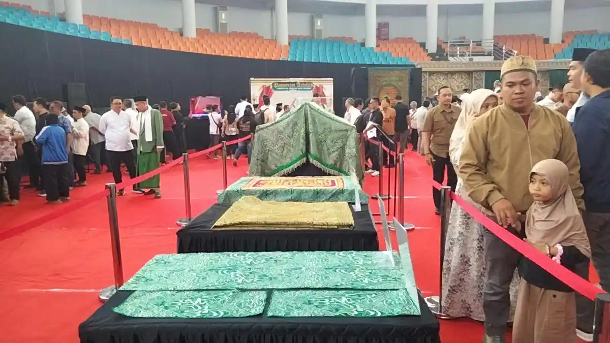 Daftar 75 Artefak Rasulullah yang Dipamerkan di Gor Laga Satria, Sebagian Koleksinya Bupati Bogor
