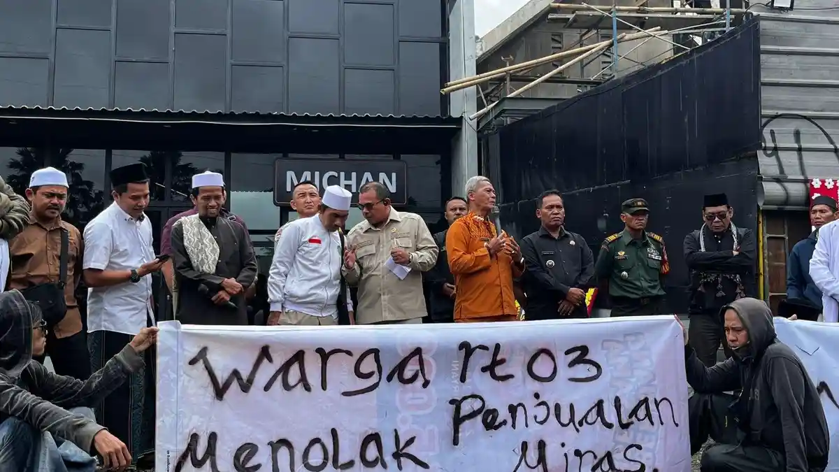 Warga Katulampa Bogor Geruduk Cafe Michan, Tolak Peredaran Miras : Nanti Dibilangin Pak Dedie