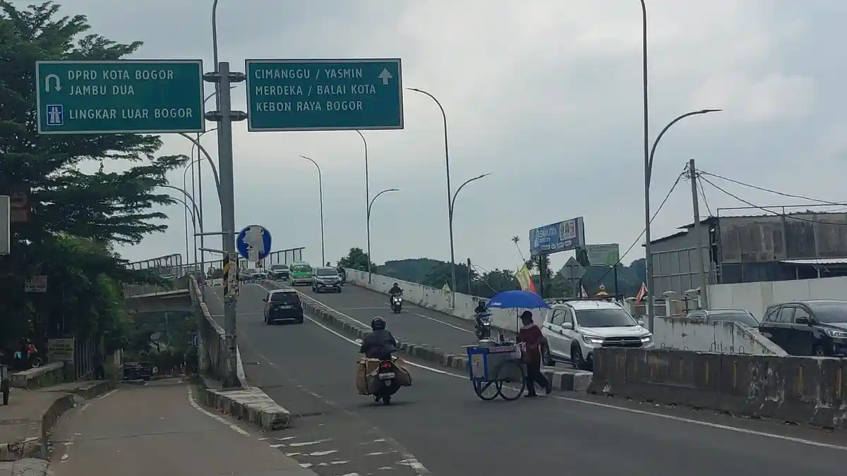Langit Kota Bogor Berawan Mendung Selasa Siang Ini, Waspada Cuaca Hujan di Waktu Sore