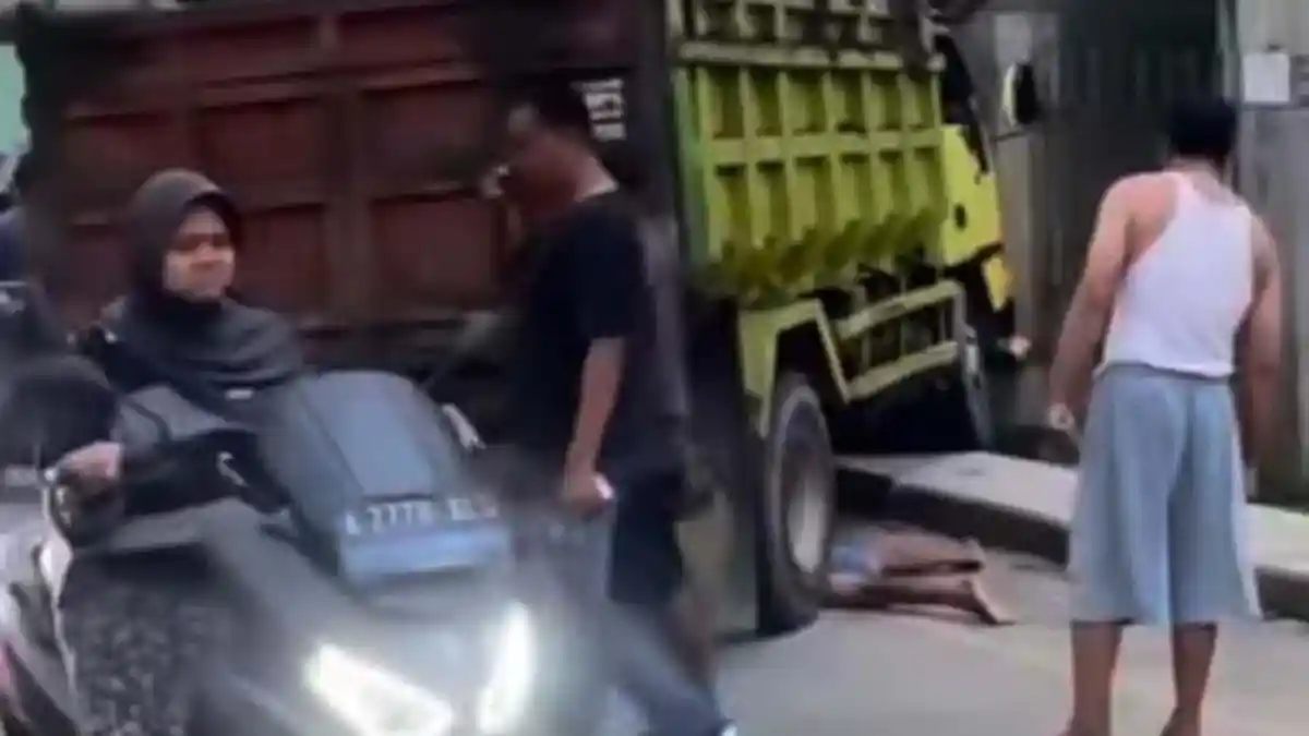 Diduga Akibat Rem Blom, Pengendara Motor di Parungpanjang Bogor Tewas Terlindas Truk