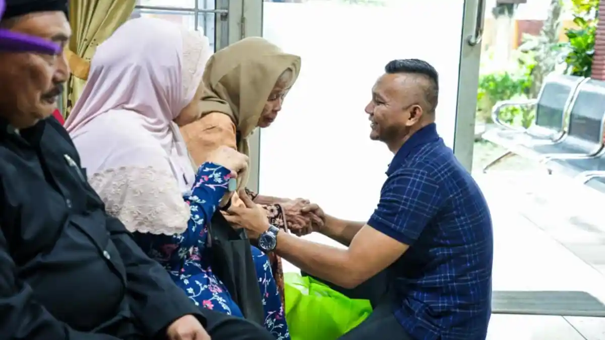 Kisah Lansia di Mulyaharja Kota Bogor Terima Sembako dari Jenal Mutaqin, Ada yang Tinggal Sendiri