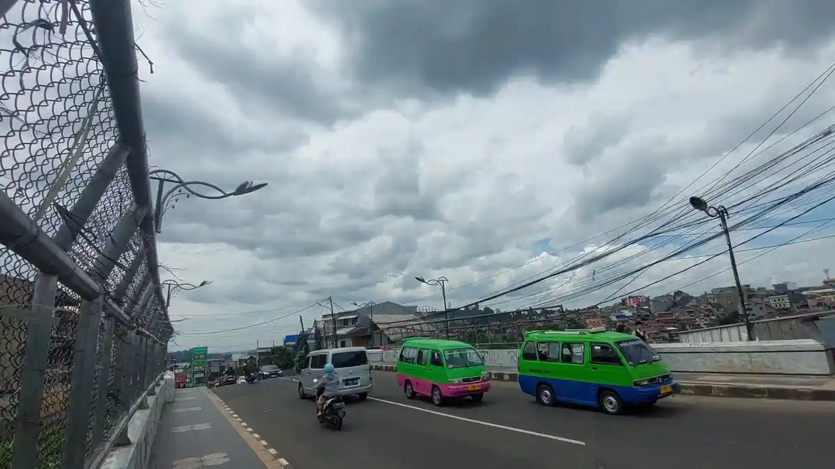 Cuaca Kota Bogor Sore Ini Diselimuti Langit Berawan, Sempat Diguyur Hujan Beberapa Saat