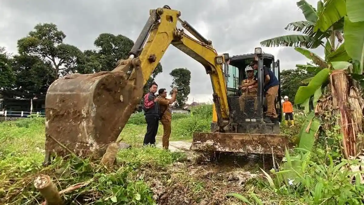 Pemkot Mulai Garap Jalan Baru Batutulis Bogor, Pohon Ditebang dan Tanah Mulai Diratakan