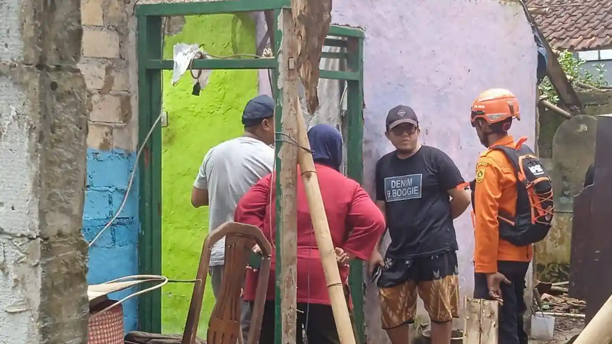 Hadapi Awal Puasa, Rumah Warga Ciampea Bogor Hancur Karena Cuaca Buruk, Terpaksa Mengungsi