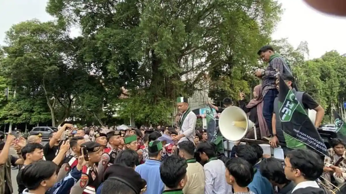 Mahasiswa HMI Demo di Depan Istana Bogor, Minta Presiden Prabowo Bersikap Pasca Konflik Timur-Tengah