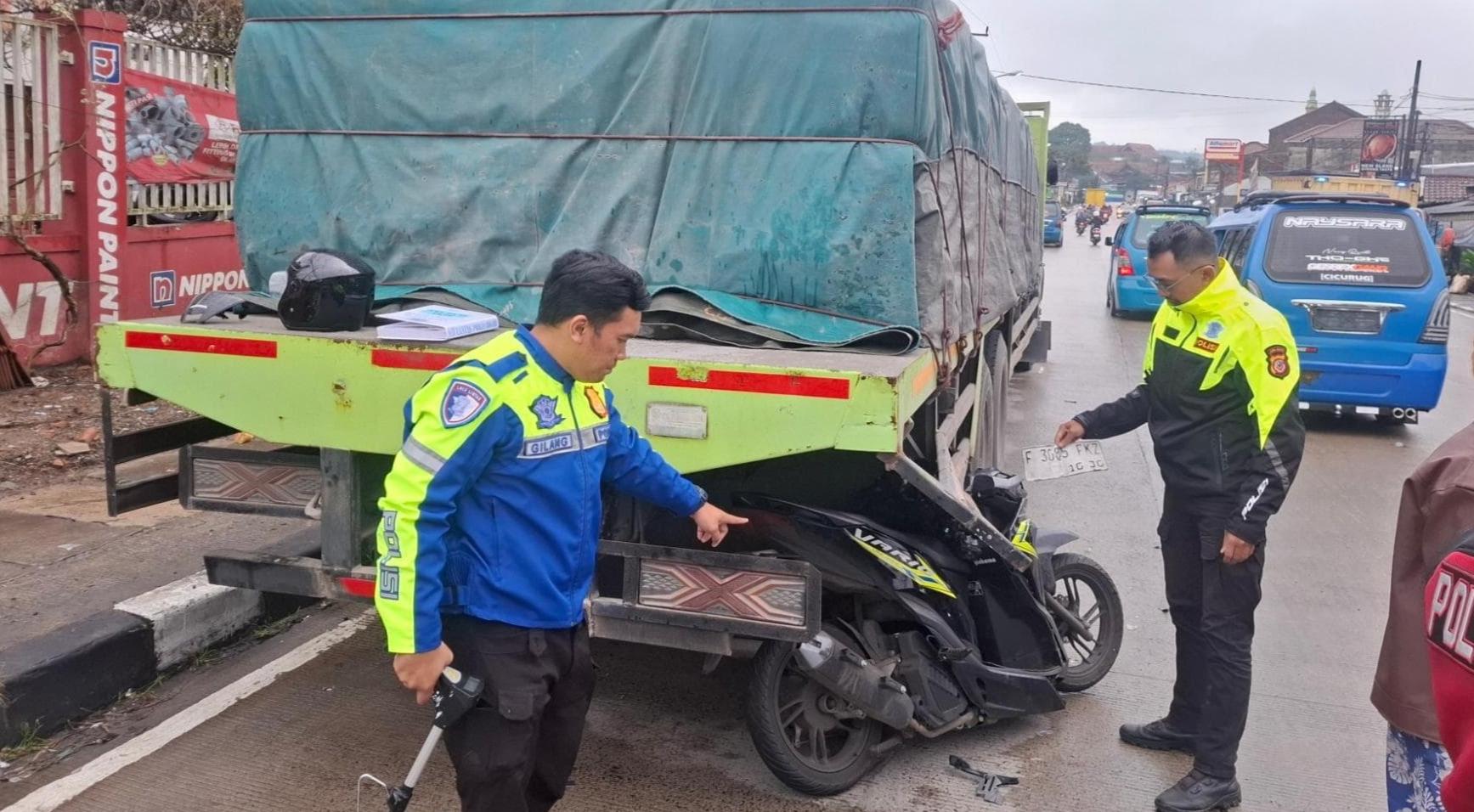 Kronologi Pengendara Motor di Ciawi Bogor Terluka, Gara-gara Tabrak Truk Parkir di Bahu Jalan