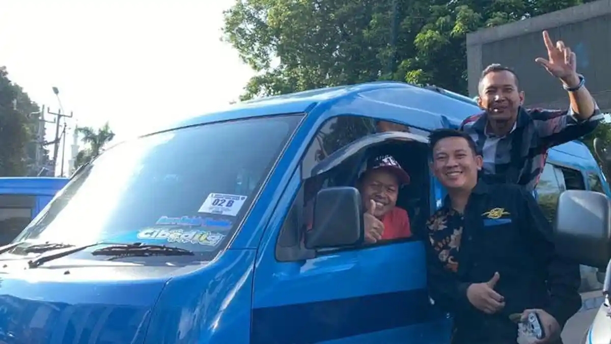 Dapat Rp 1 Juta Kompensasi Rp 1 Juta Selama Libur Lebaran, Sopir Angkot di Puncak Bogor Sumringah