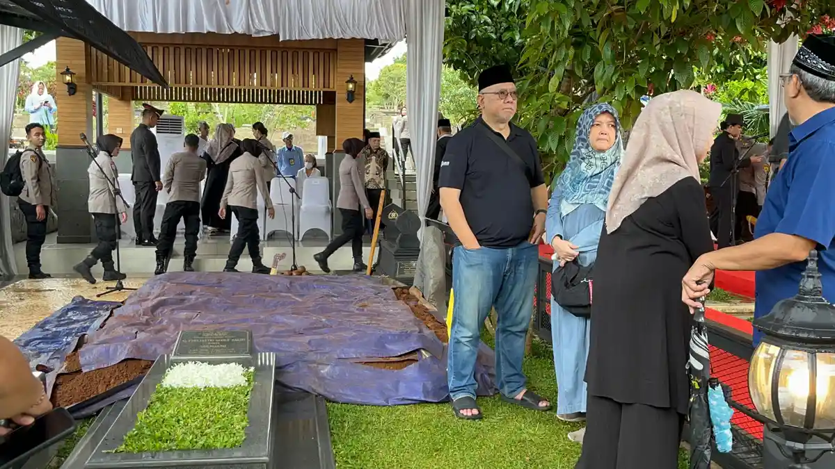 Suasana Jelang Pemakaman Istri Jenderal Hoegeng di Bogor, Bakal Dimakamkan di Giri Tama