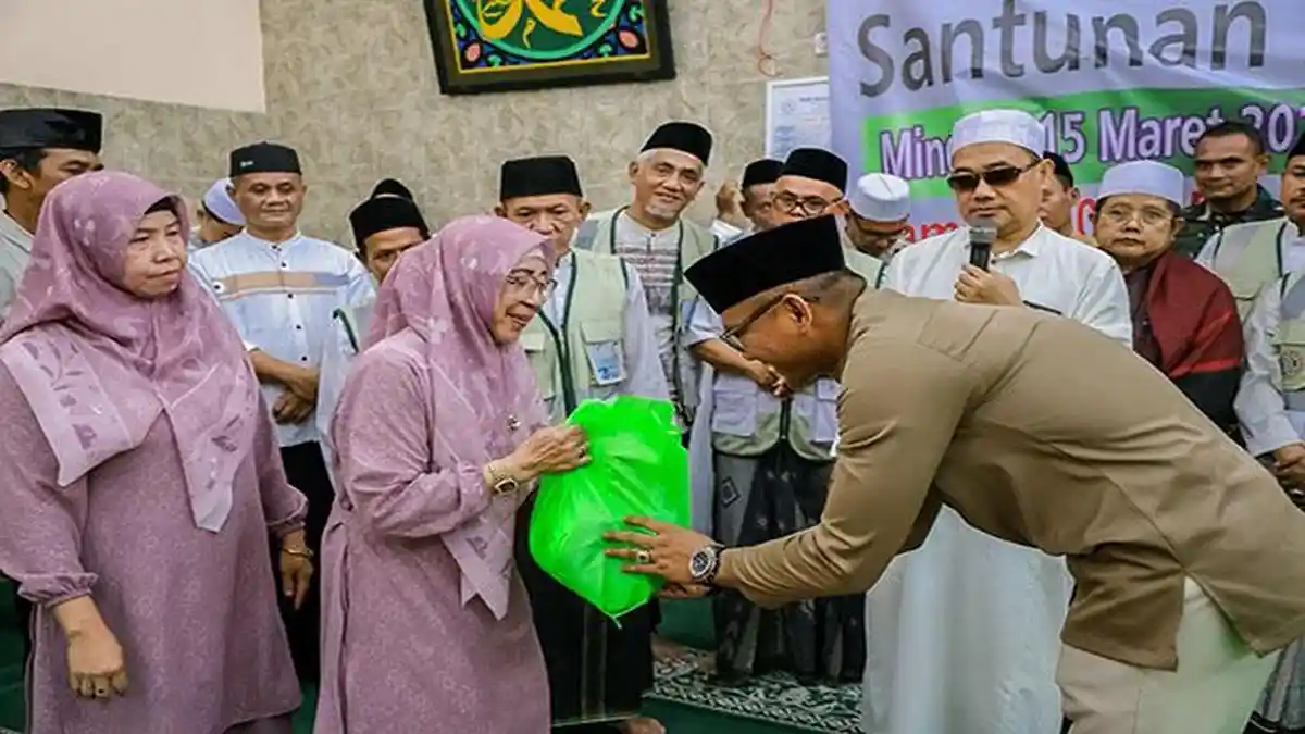 Serahkan Santunan di Masjid Al Maghfiroh Bogor, Jenal Mutaqin Minta Maaf Sempat Lama Tidak Aktif