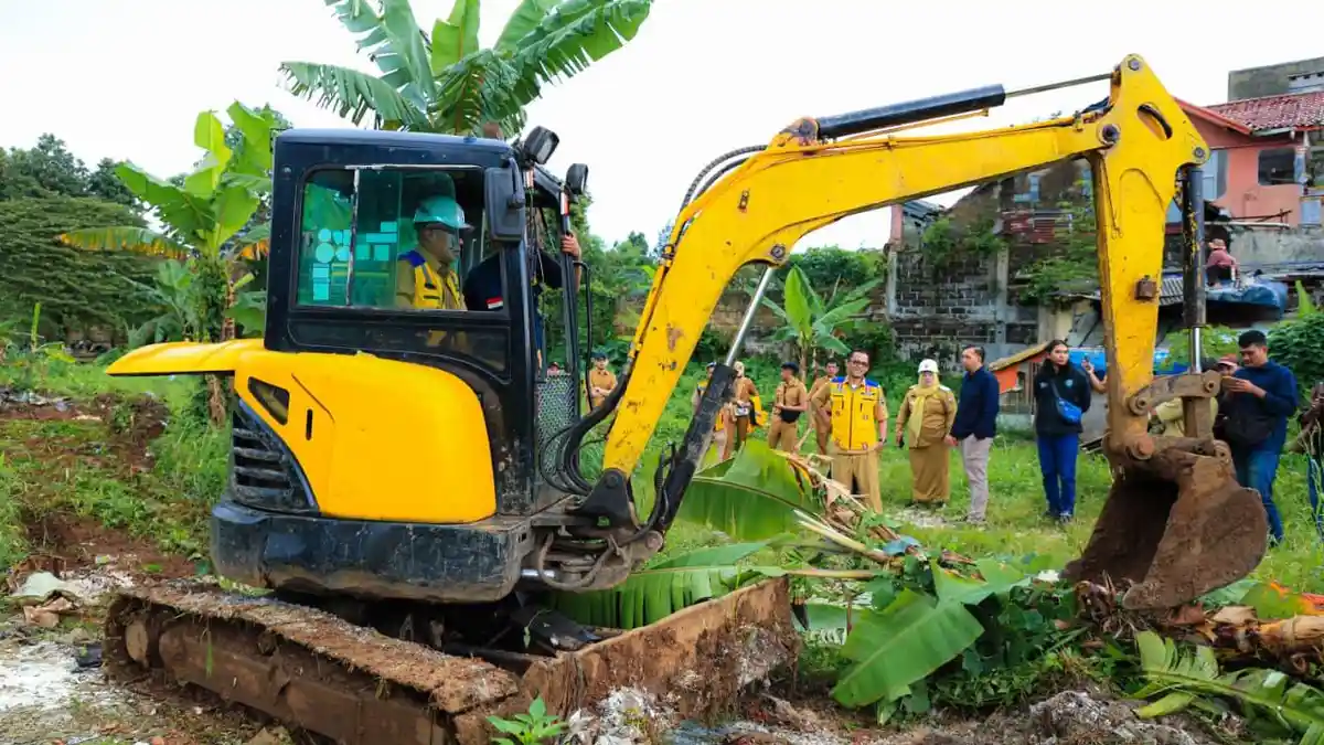 Update Proyek Jalan Saleh Danasasmita Bogor: Pohon Dipangkas, Bangunan Tanpa Izin Akan Diratakan