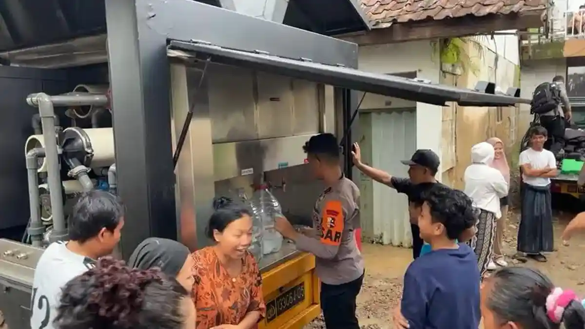 Respons Kebutuhan Korban Banjir Babakanmadang, Polres Bogor Kirim Bantuan dan Terjunkan Tim Dokkes