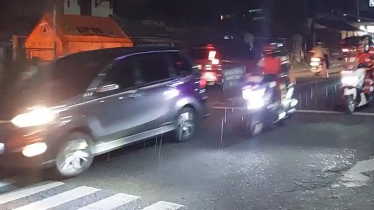 Waspada Perubahan Cuaca! Siang Hari Panas, Kawasan Puncak Bogor Diguyur Hujan di Malam Hari