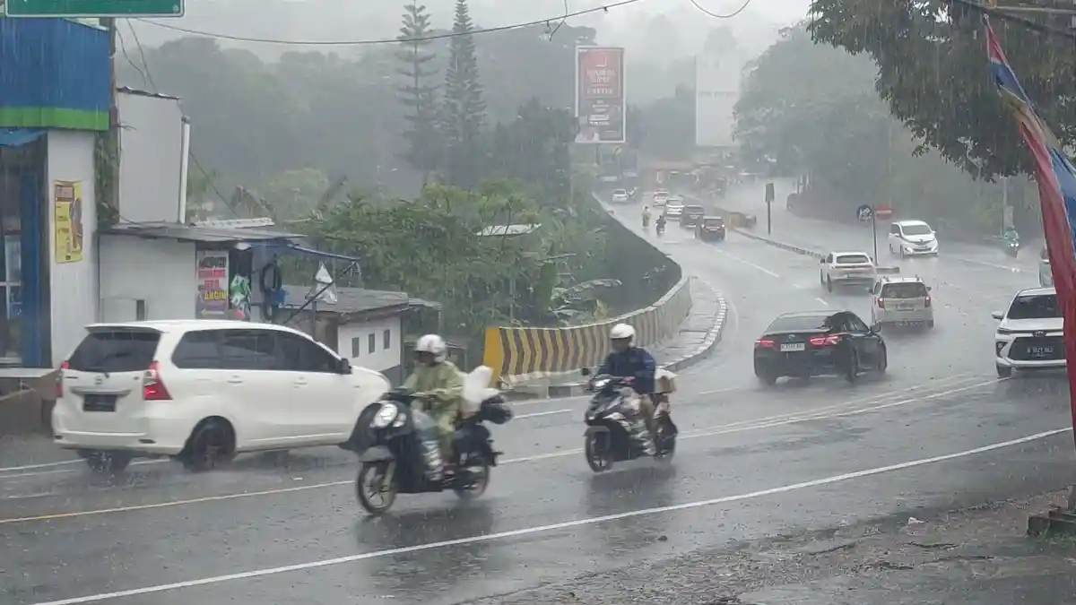 Waspada! Hujan Deras Kembali Guyur kawasan Puncak Bogor Siang Ini, Bisa Picu TMA Ciliwung Naik