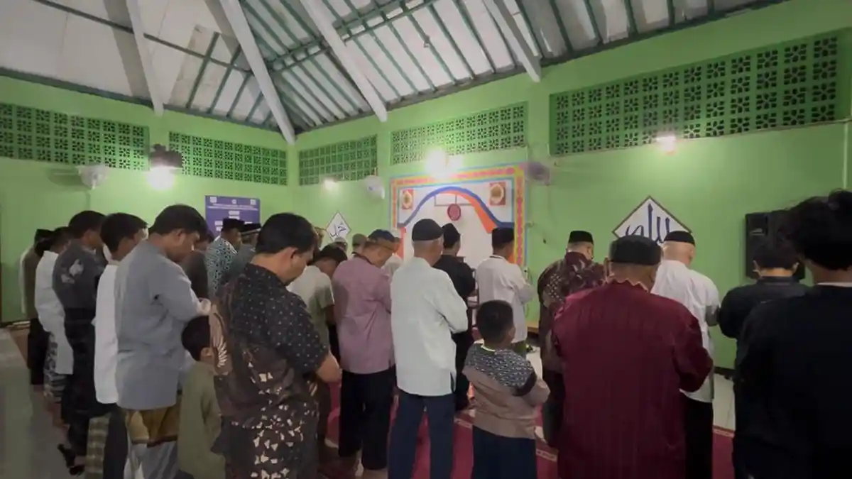 Bacaan Niat Sholat Tarawih, Lengkap dengan Tata Cara dan Keutamaannya