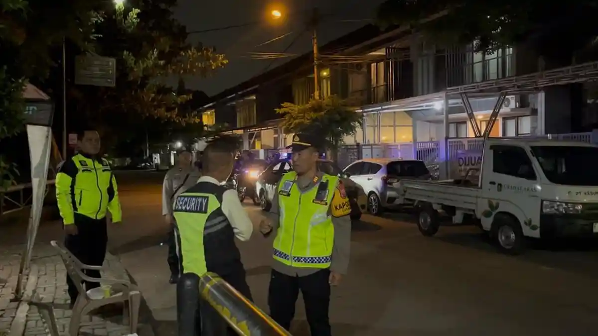 Beri Rasa Aman untuk Pemudik, Polsek Sukaraja Bogor Gelar Patroli ke Pemukiman Warga