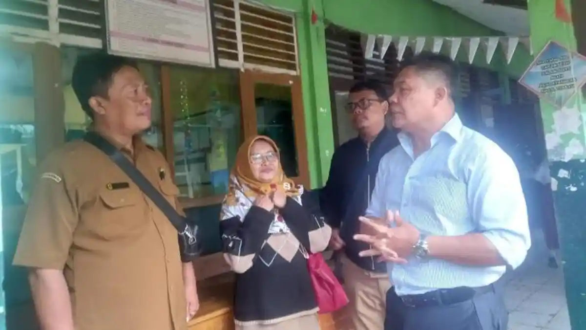Tinjau Sekolah Rapuh, Ketua Komisi II DPRD Kabupaten Bogor Desak Pemkab Lakukan Perbaikan