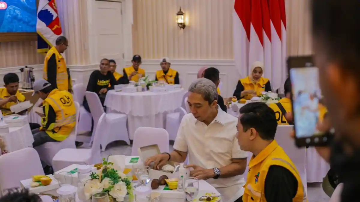 Momen Haru Pasukan Kuning Buka Puasa Di Balai Kota Bogor, Dedie Rachim Beri Apresiasi Atas Dedikasi