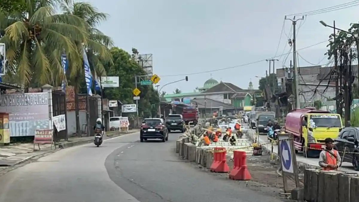 Perbaikan Jalan Parung Bogor Tak Lagi Hanya Tambal Sulam, Kini Dibeton Jelang Mudik Lebaran 2026
