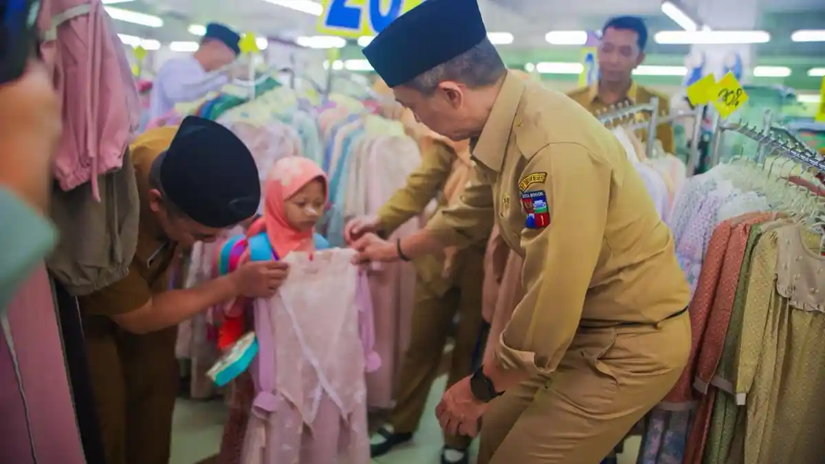 Anak Yatim di Bogor Sumringah Diajak Dedie Rachim Borong Baju Baru, Masing-masing Dapat Rp500 Ribu