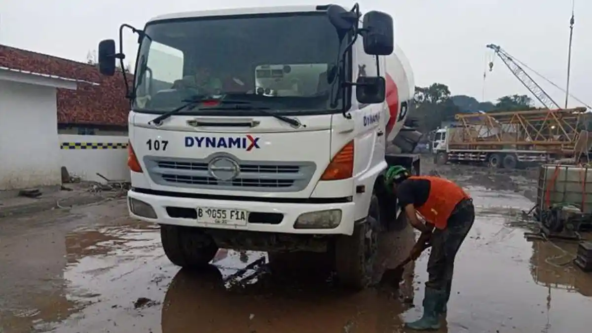 Tindaklanjuti Arahan Wali Kota Dedie Rachim, Truk Proyek Kemenkes di Semeru Bogor Selalu Dibersihkan