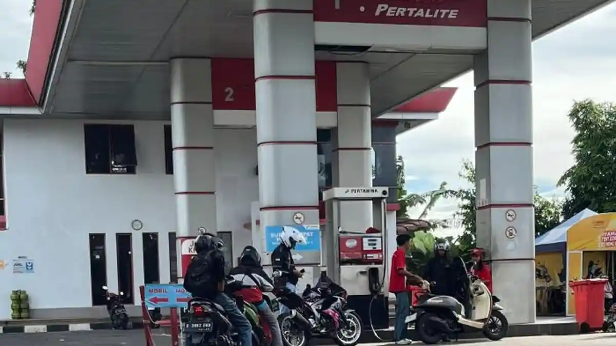 Tak Ada Panic Buying Dampak Konflik Timur Tengah, Antrean Kendaraan di SPBU Cibinong Bogor Normal