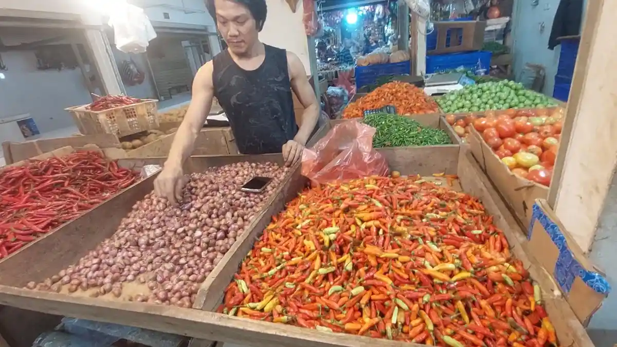 Sepekan Jelang Lebaran 2026, Harga Cabai di Pasar Gembrong Sukasari Kota Bogor Masih Tinggi