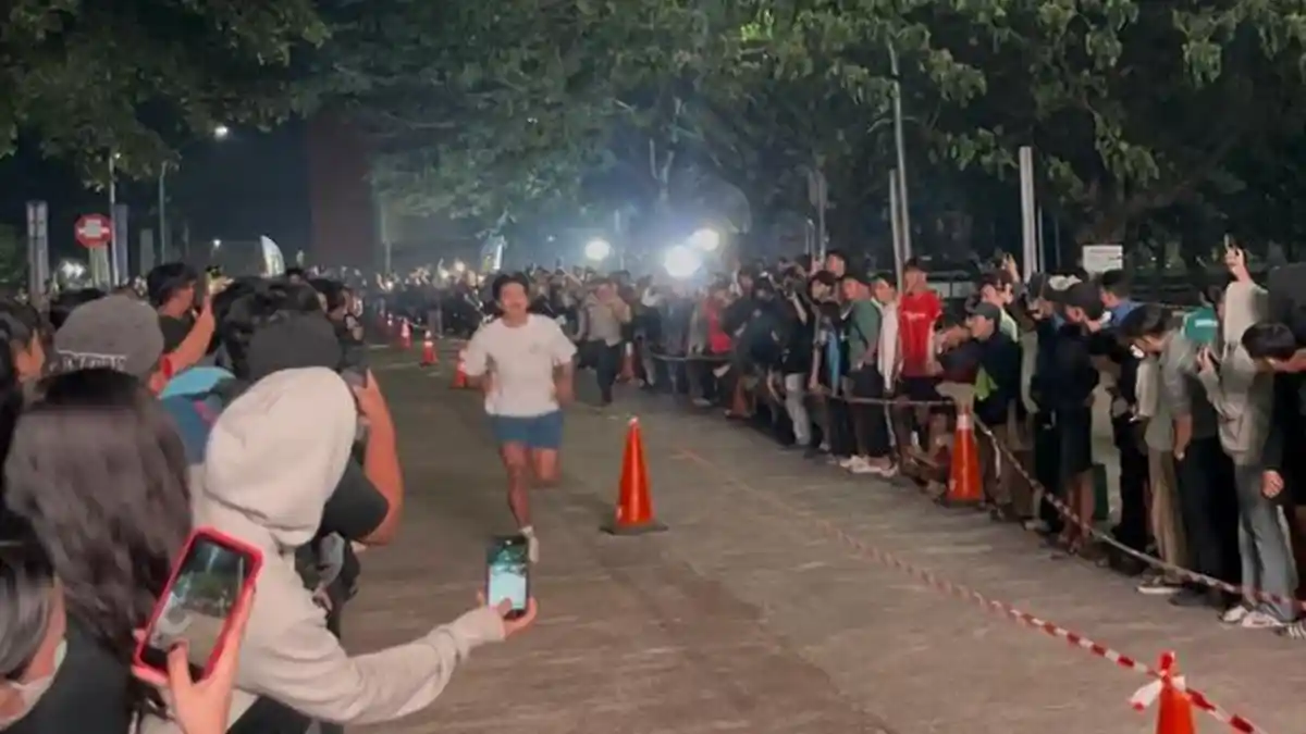 Jajal Dash Run di Stadion Pakansari, Kapolres Bogor Adu Kecepatan dengan Atlet SEA Games Peraih Emas