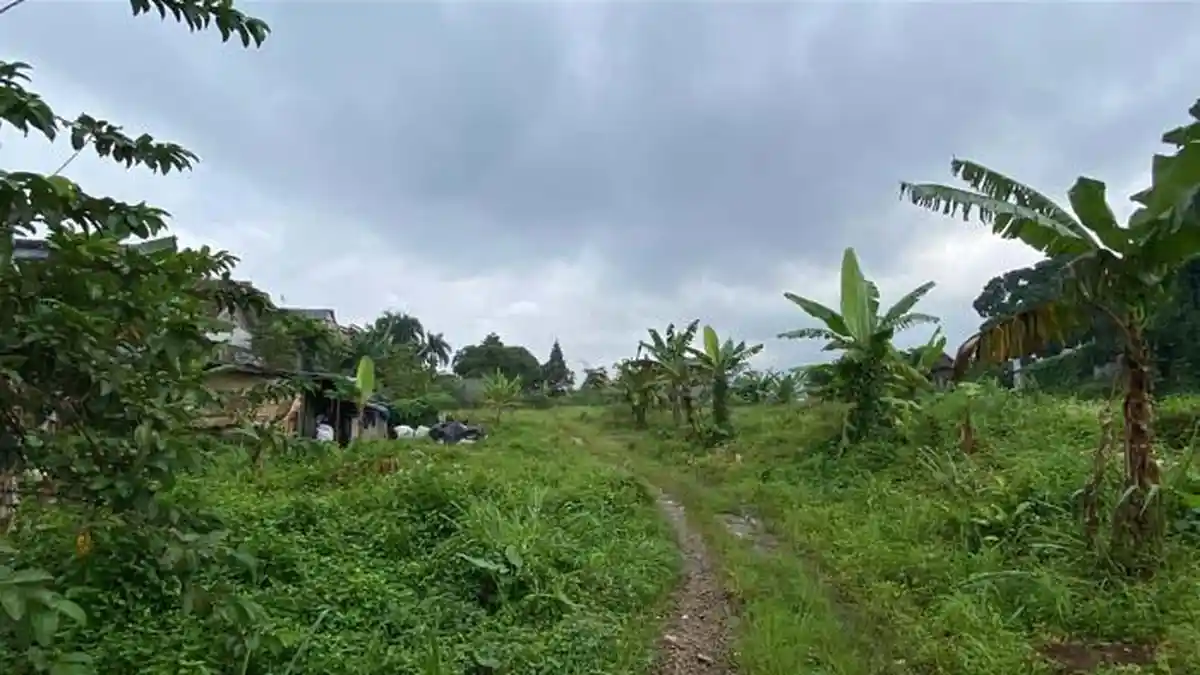 Akses Motor di Mbah Dalem Batutulis Bogor Retak, Warga Minta Jalan Baru Segera Dibangun