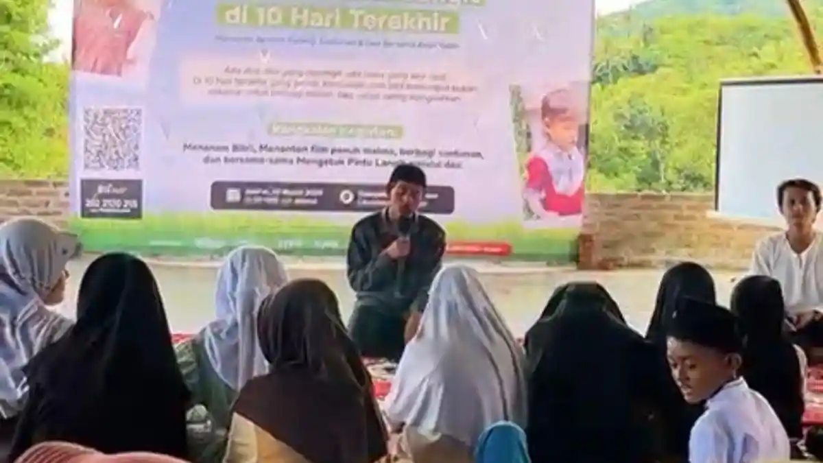 Kampoong Ecopreneur Ajak Anak Yatim Bertani dan Nonton Film