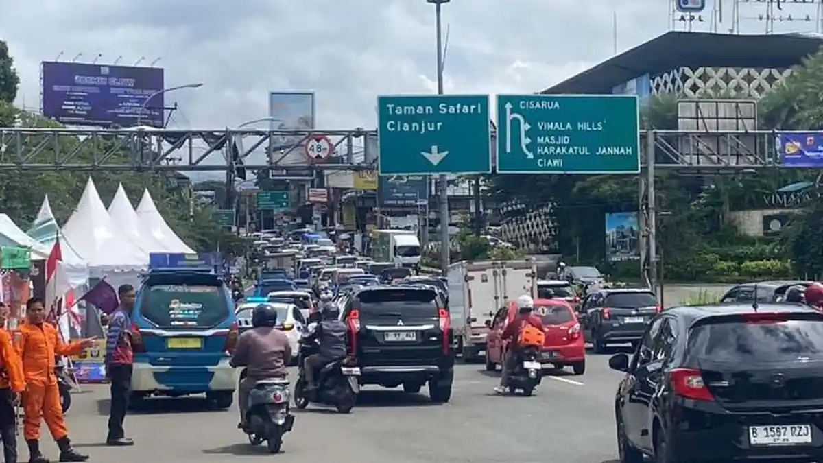 Jalur Puncak Bogor Mulai Dilintasi Pemudik, Ramai saat Sore dan Malam Hari