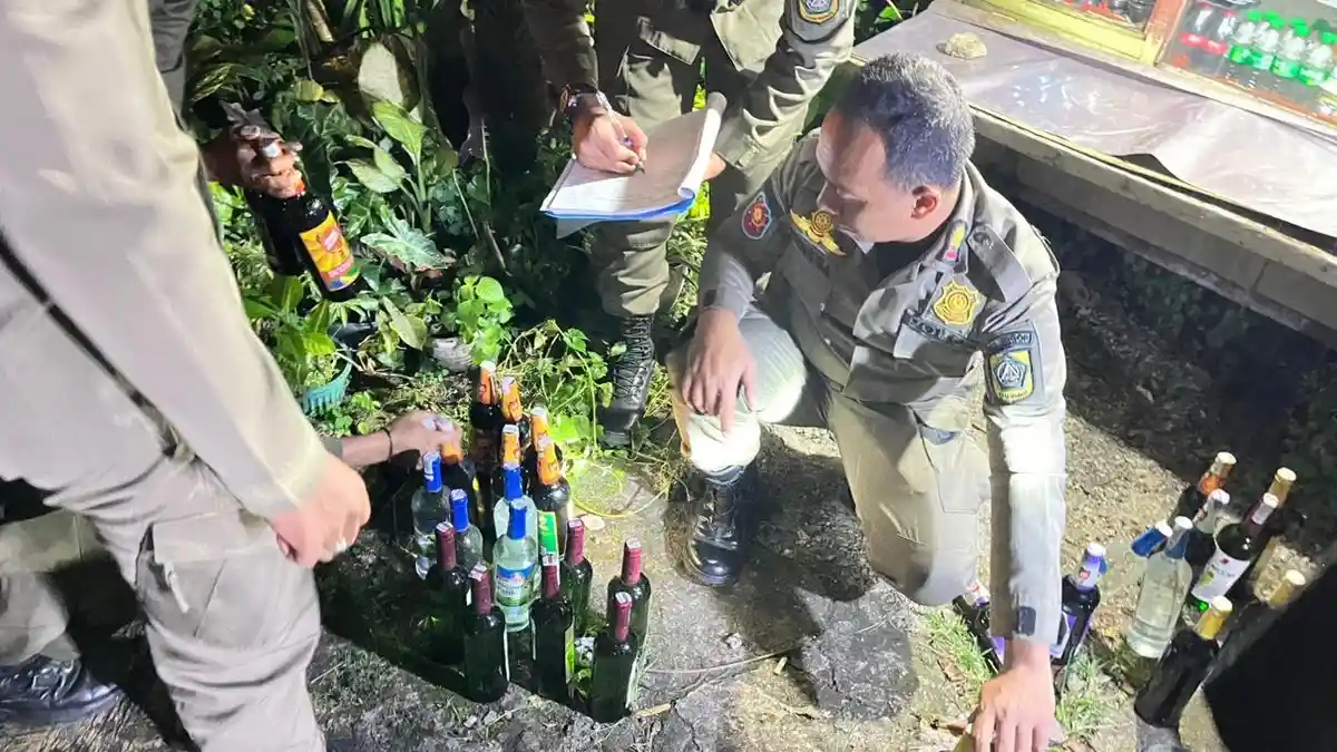 Gelar Razia Warung Kelontong hingga Tempat Karaoke, Satpol PP Kabupaten Bogor Sita Botol Miras